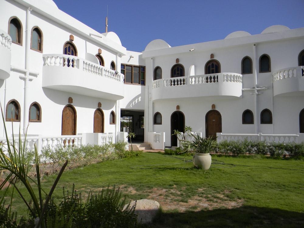 Blue Beach Club Дахаб Екстериор снимка