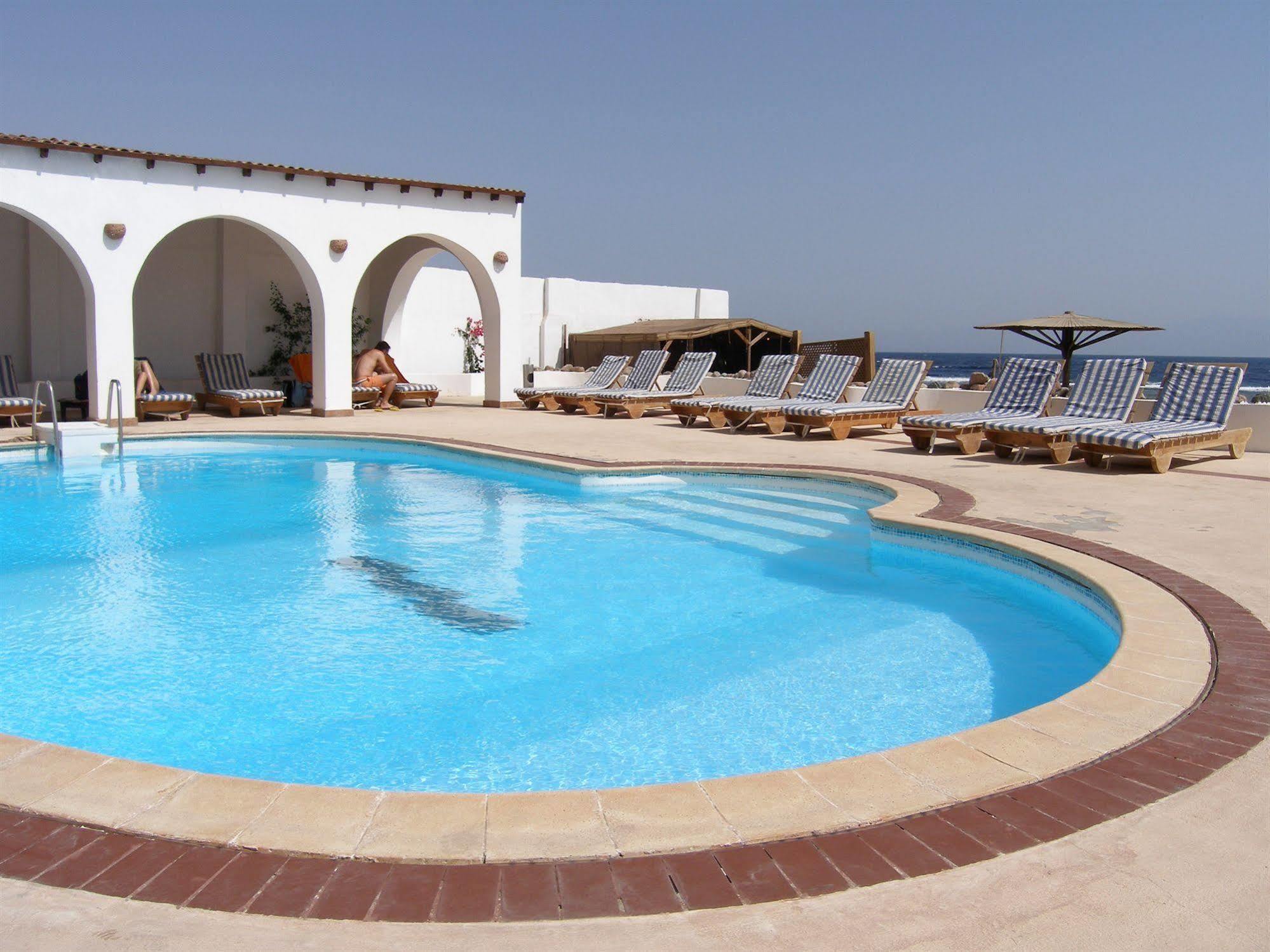 Blue Beach Club Дахаб Екстериор снимка